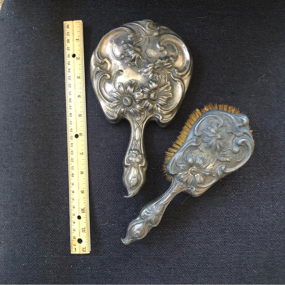 Antique Victorian Art Nouveau Womens Vanity Set Mirror Brush Repousse *no mirror - Picture 6 of 7